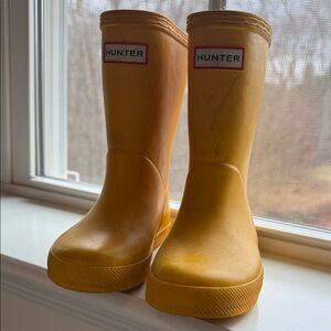 Hunter Yellow Kids Rubber Rain Boots size 7